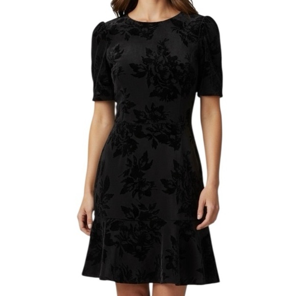 Aqua Dresses & Skirts - NWT AQUA Black Velvet Floral Embossed Short Sleeve Cocktail Dress Size Medium